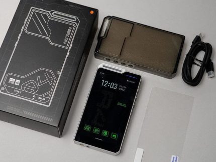 Open Box HiBy R4 Class A 4-Way ES9018C2M DSD256 Portable Music Player